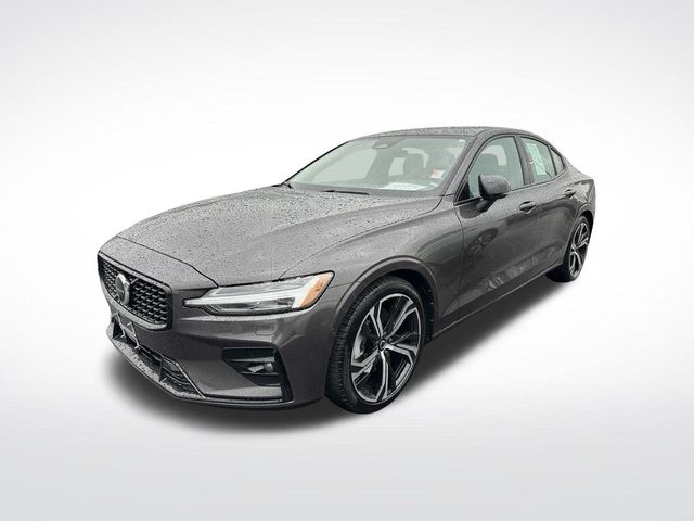 2024 Volvo S60 Plus Dark Theme