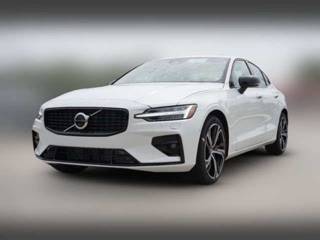 2024 Volvo S60 Plus Dark Theme