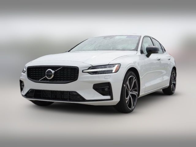 2024 Volvo S60 Plus Dark Theme