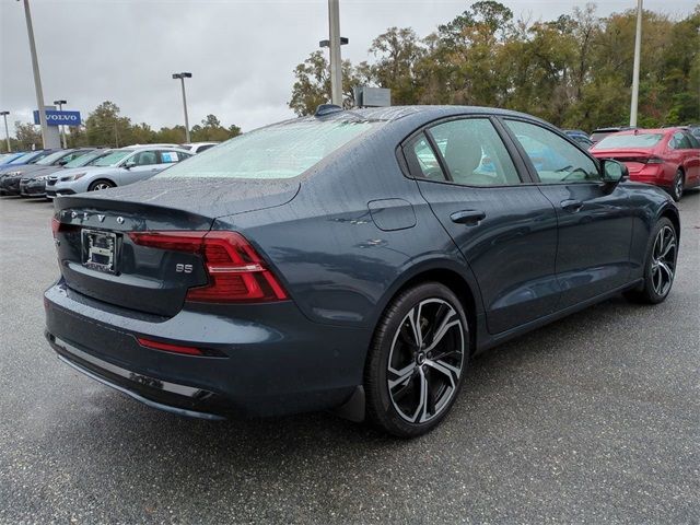 2024 Volvo S60 Plus Dark Theme