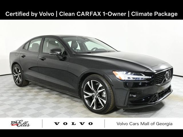 2024 Volvo S60 Plus Dark Theme