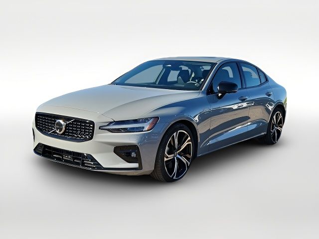 2024 Volvo S60 Plus Dark Theme