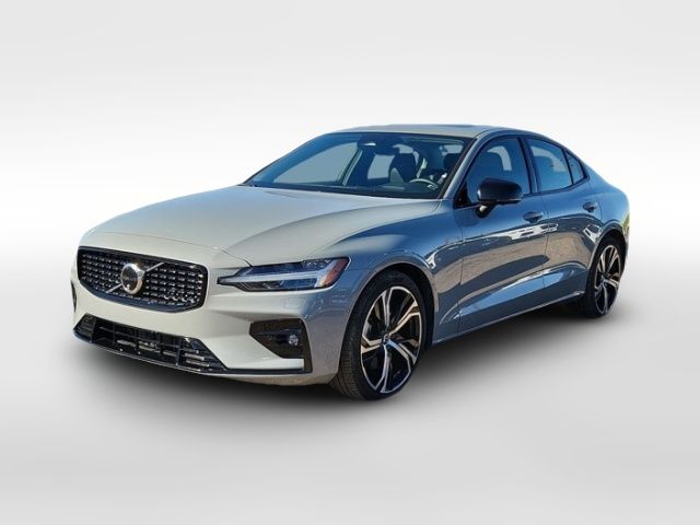 2024 Volvo S60 Plus Dark Theme