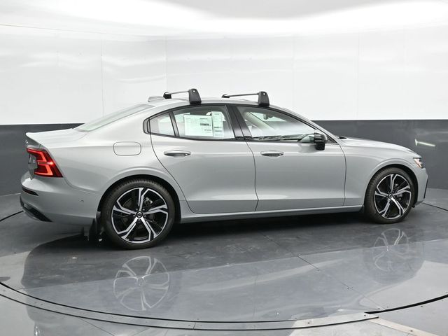 2024 Volvo S60 Plus Dark Theme