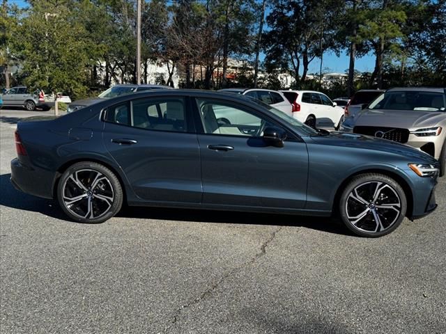 2024 Volvo S60 Plus Dark Theme