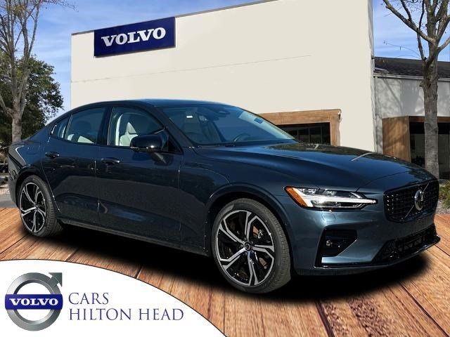 2024 Volvo S60 Plus Dark Theme