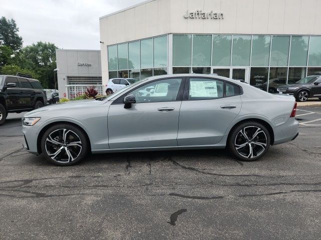 2024 Volvo S60 Plus Dark Theme