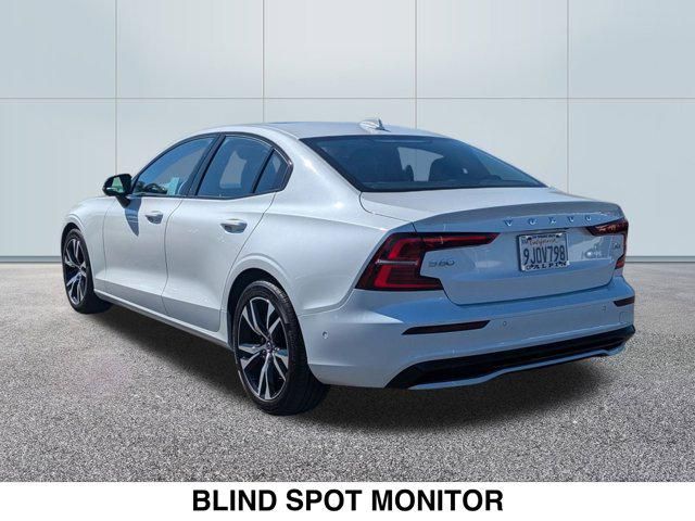 2024 Volvo S60 Plus Dark Theme