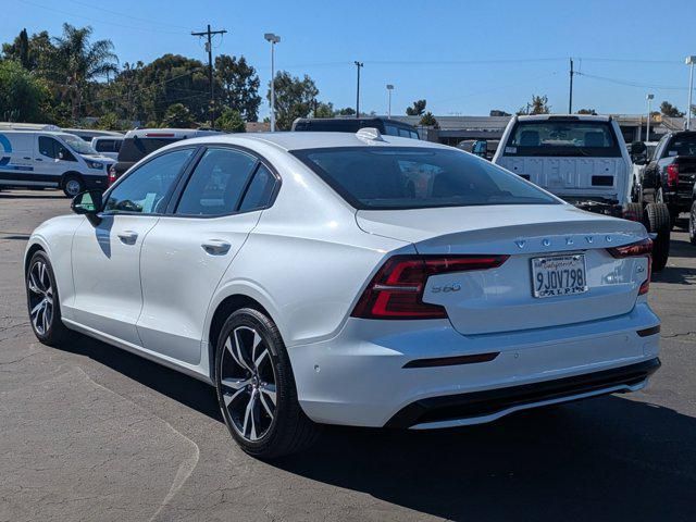 2024 Volvo S60 Plus Dark Theme