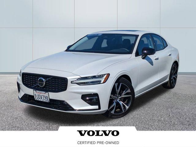 2024 Volvo S60 Plus Dark Theme