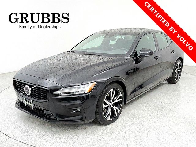 2024 Volvo S60 Plus Dark Theme