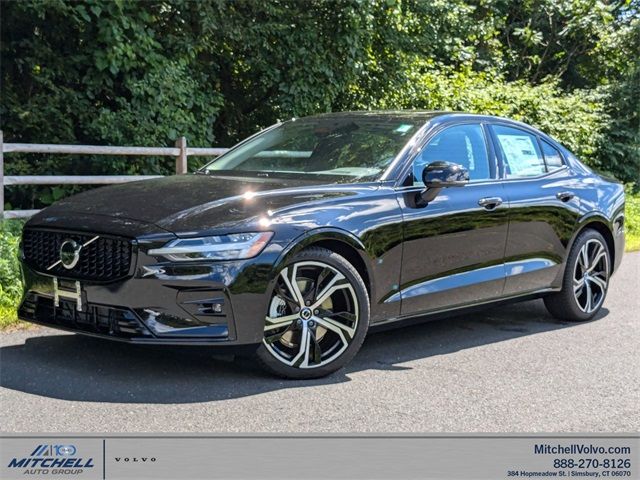 2024 Volvo S60 Plus Dark Theme