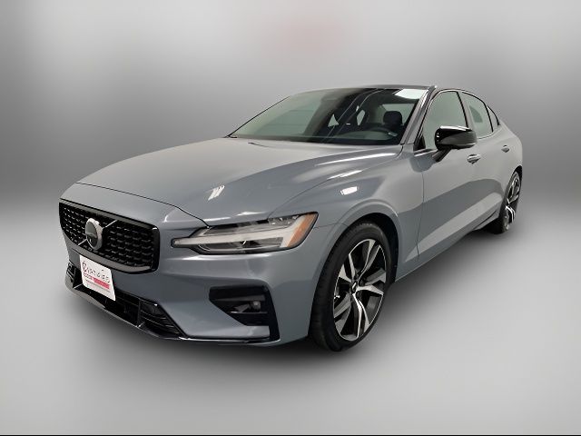 2024 Volvo S60 Plus Dark Theme