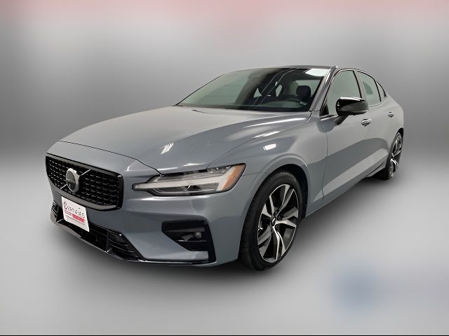 2024 Volvo S60 Plus Dark Theme