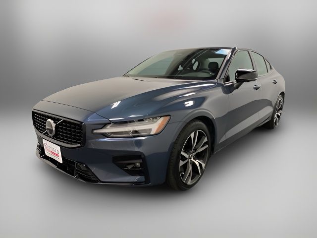 2024 Volvo S60 Plus Dark Theme