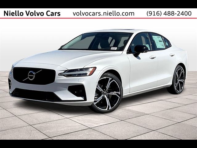 2024 Volvo S60 Plus Dark Theme