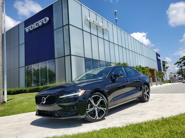 2024 Volvo S60 Plus Dark Theme