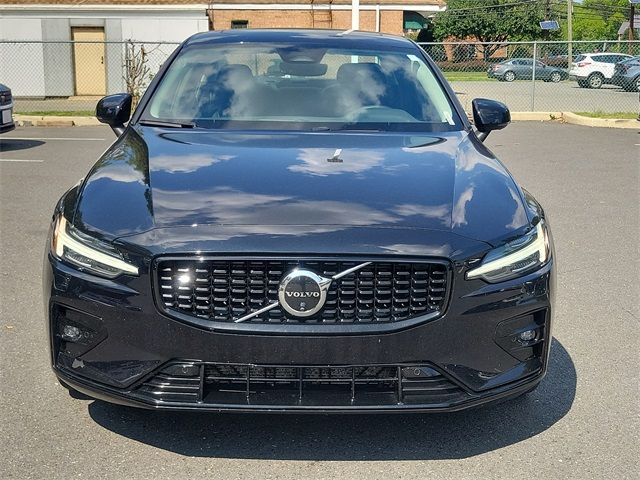 2024 Volvo S60 Plus Dark Theme