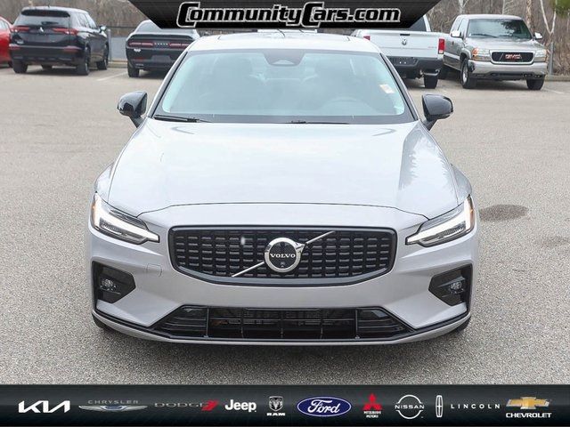 2024 Volvo S60 Plus Dark Theme