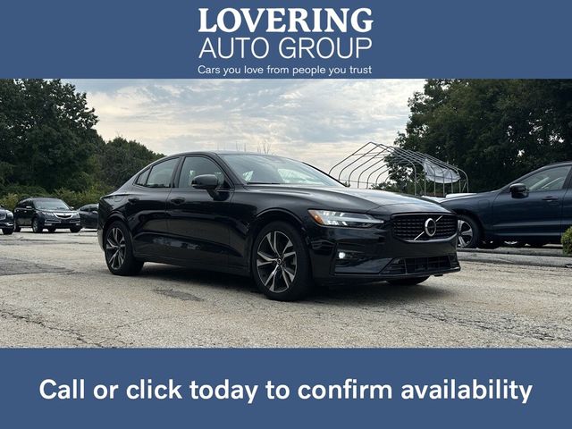 2024 Volvo S60 Plus Dark Theme