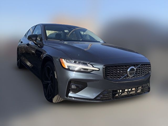 2024 Volvo S60 Plus Dark Theme