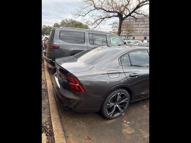 2024 Volvo S60 Plus Dark Theme