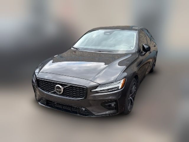 2024 Volvo S60 Plus Dark Theme