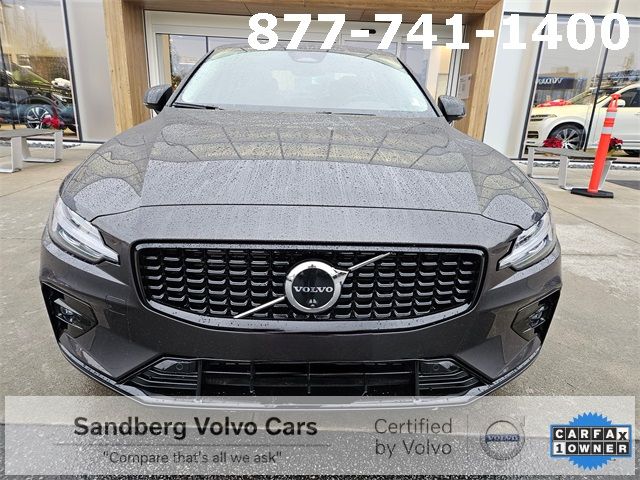 2024 Volvo S60 Plus Dark Theme