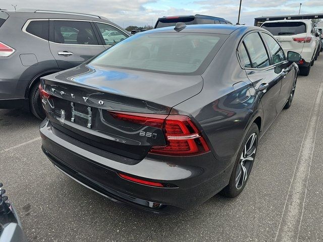 2024 Volvo S60 Plus Dark Theme