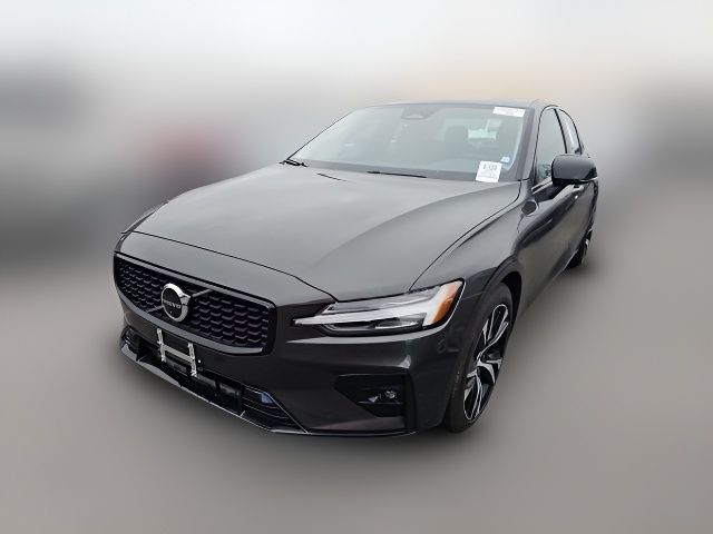 2024 Volvo S60 Plus Dark Theme