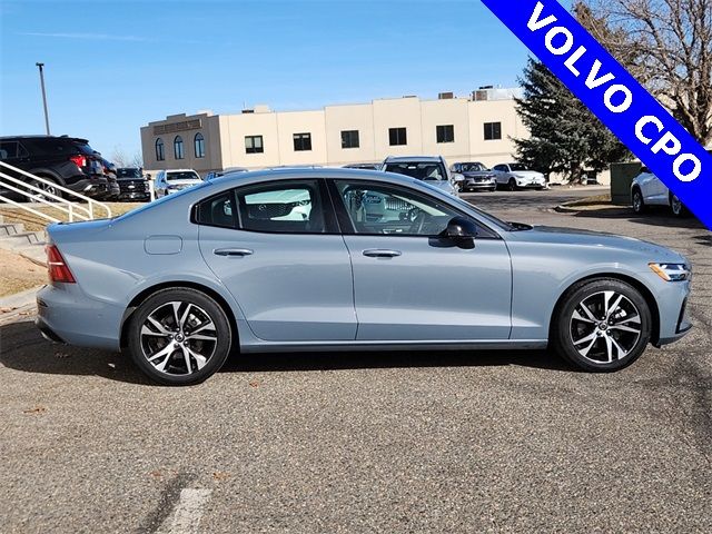 2024 Volvo S60 Plus Dark Theme