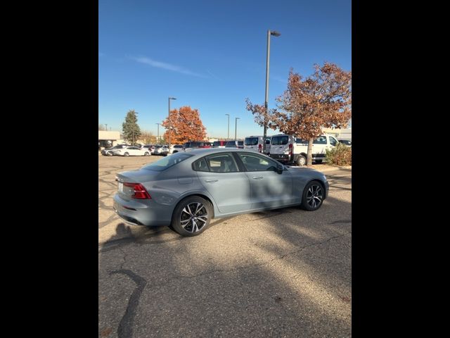 2024 Volvo S60 Plus Dark Theme