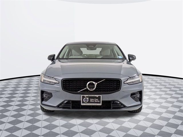 2024 Volvo S60 Plus Dark Theme