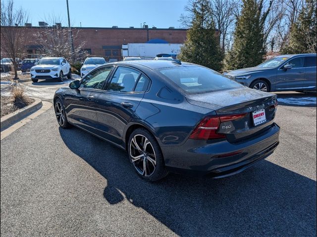 2024 Volvo S60 Plus Dark Theme