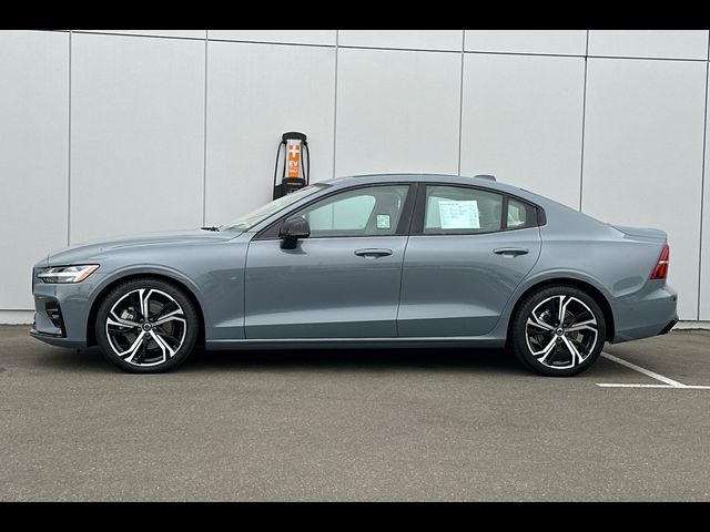 2024 Volvo S60 Plus Dark Theme