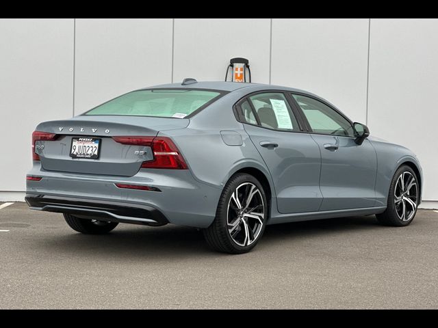 2024 Volvo S60 Plus Dark Theme