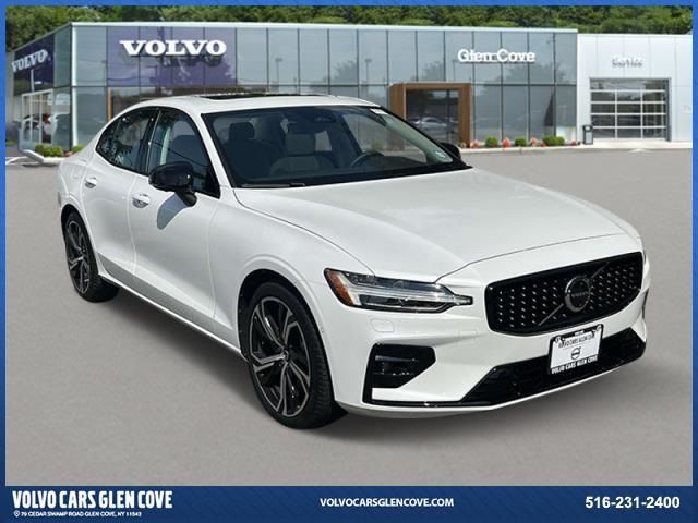 2024 Volvo S60 Plus Dark Theme