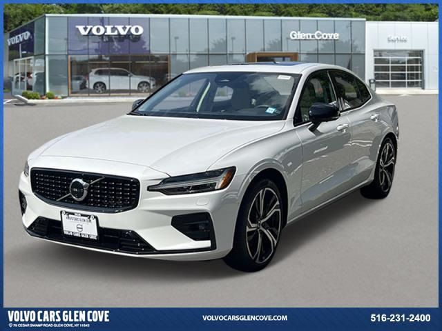 2024 Volvo S60 Plus Dark Theme