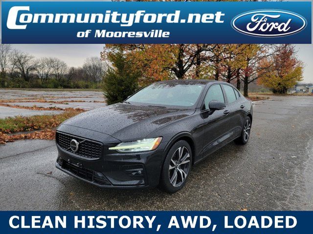 2024 Volvo S60 Plus Dark Theme