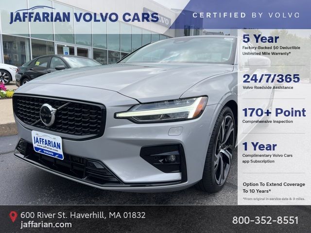 2024 Volvo S60 Plus Dark Theme