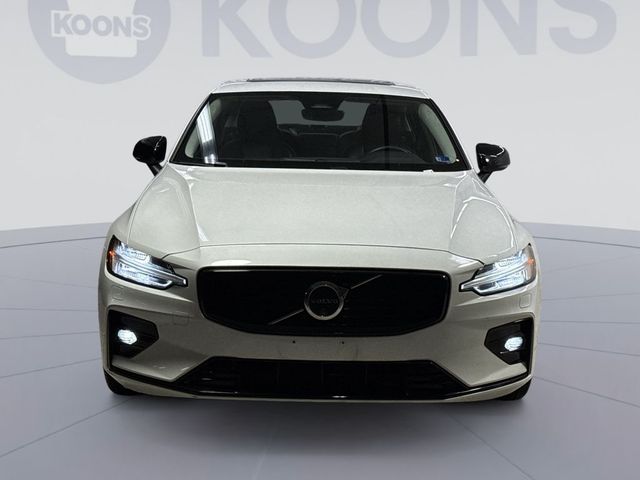 2024 Volvo S60 Plus Dark Theme