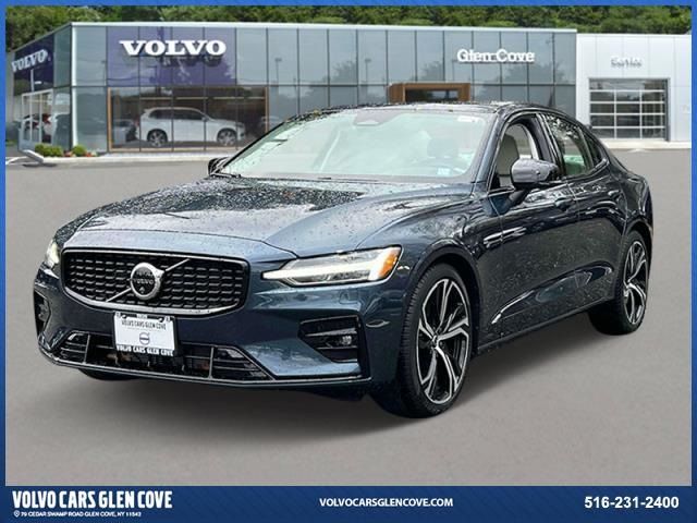 2024 Volvo S60 Plus Dark Theme