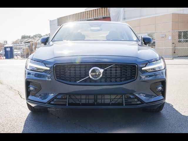 2024 Volvo S60 Plus Dark Theme