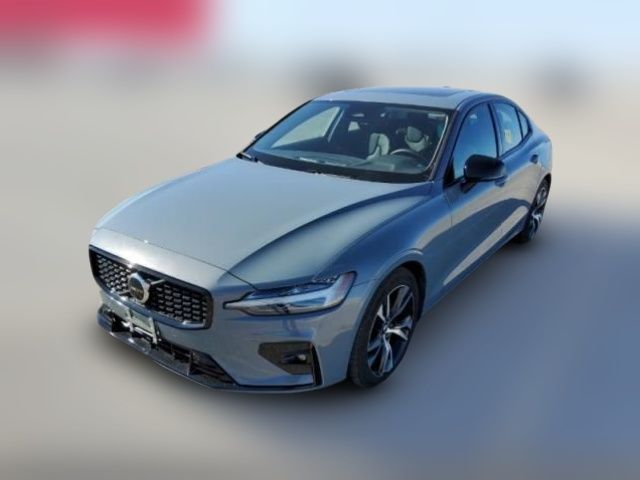 2024 Volvo S60 Plus Dark Theme