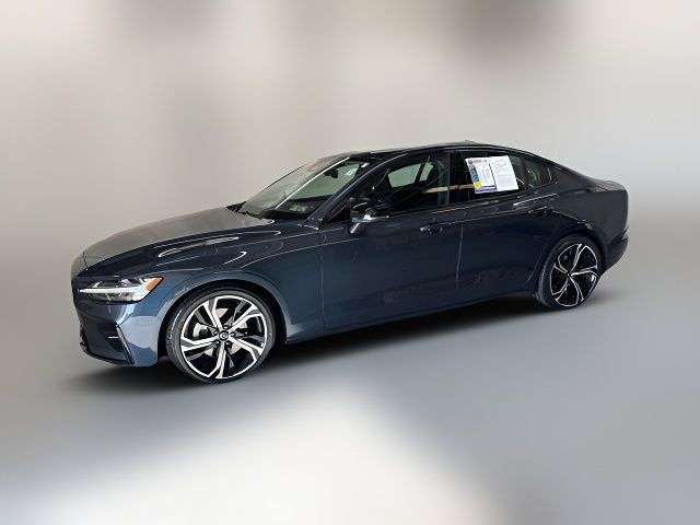 2024 Volvo S60 Plus Dark Theme