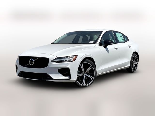 2024 Volvo S60 Plus Dark Theme