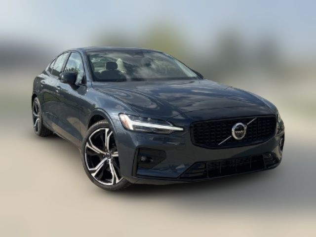 2024 Volvo S60 Plus Dark Theme