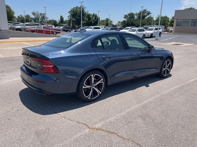 2024 Volvo S60 Plus Dark Theme