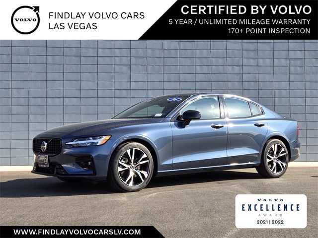 2024 Volvo S60 Plus Dark Theme