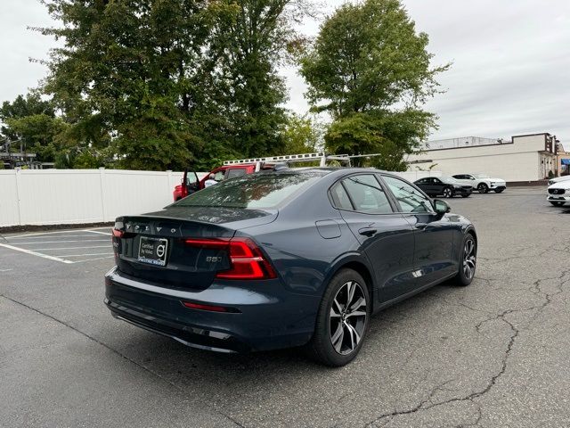 2024 Volvo S60 Plus Dark Theme